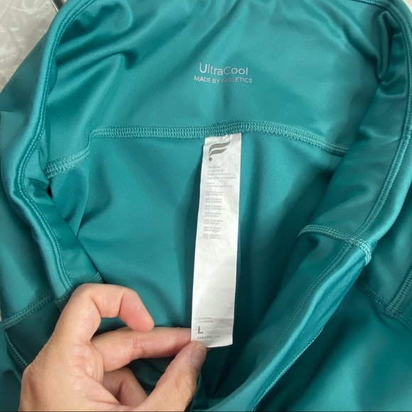 Fabletics Large High-Waisted Ultra Cool Shine Panel Leggings Serenity/Soft Pine - Picture 8 of 8